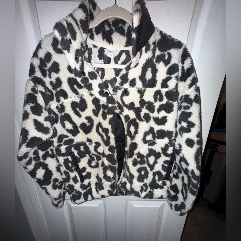 Old Navy Leopard Print Sherpa
